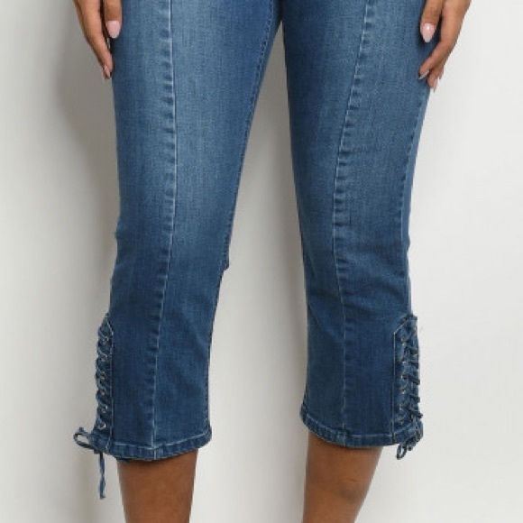 SOFT DENIM CRISS CROSS TIE BOTTOM JEAN CAPRI LEGGINGS - Picture 3 of 5
